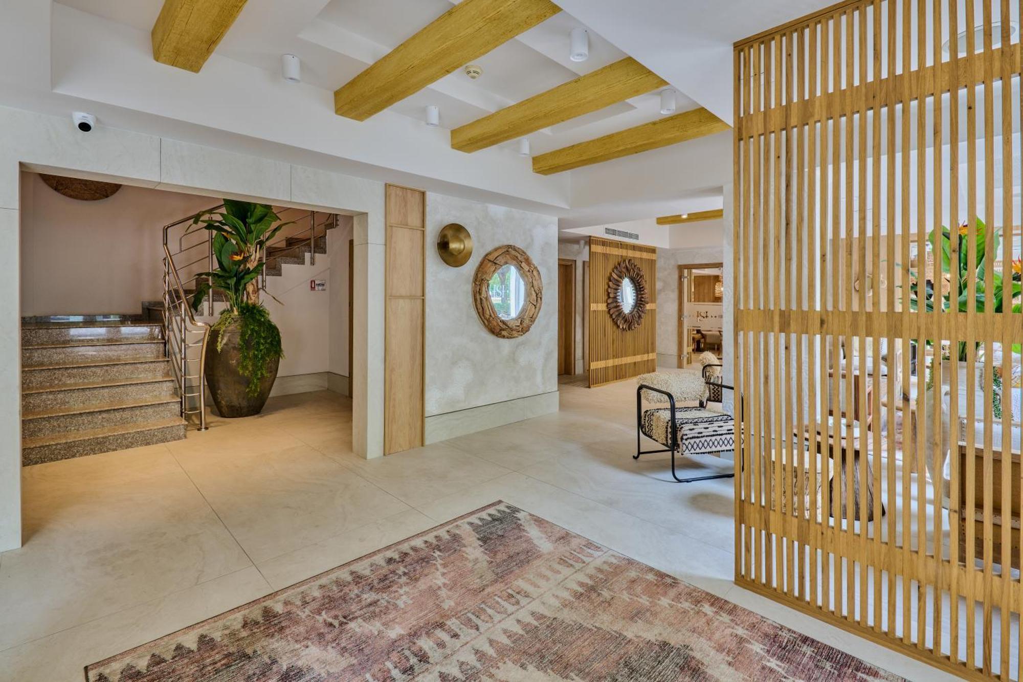 Hotel Serenity Тімішоара Екстер'єр фото