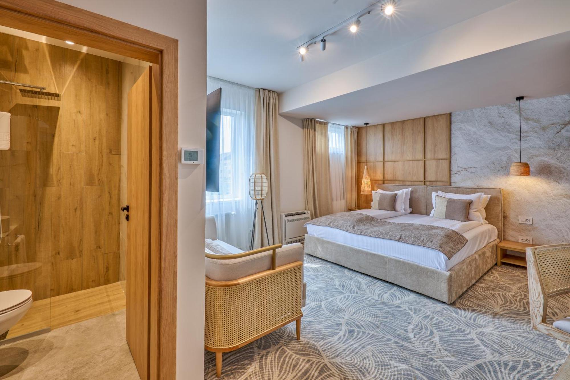 Hotel Serenity Тімішоара Екстер'єр фото