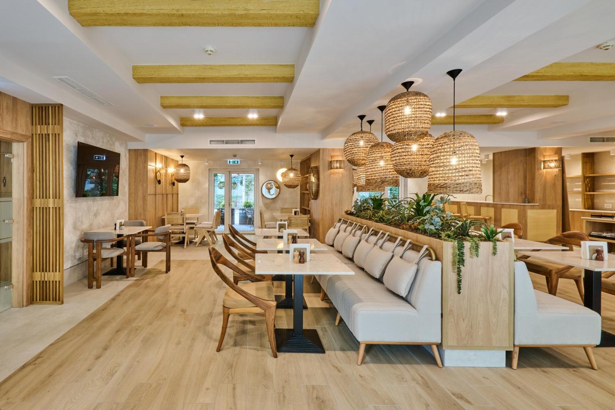 Hotel Serenity Тімішоара Екстер'єр фото