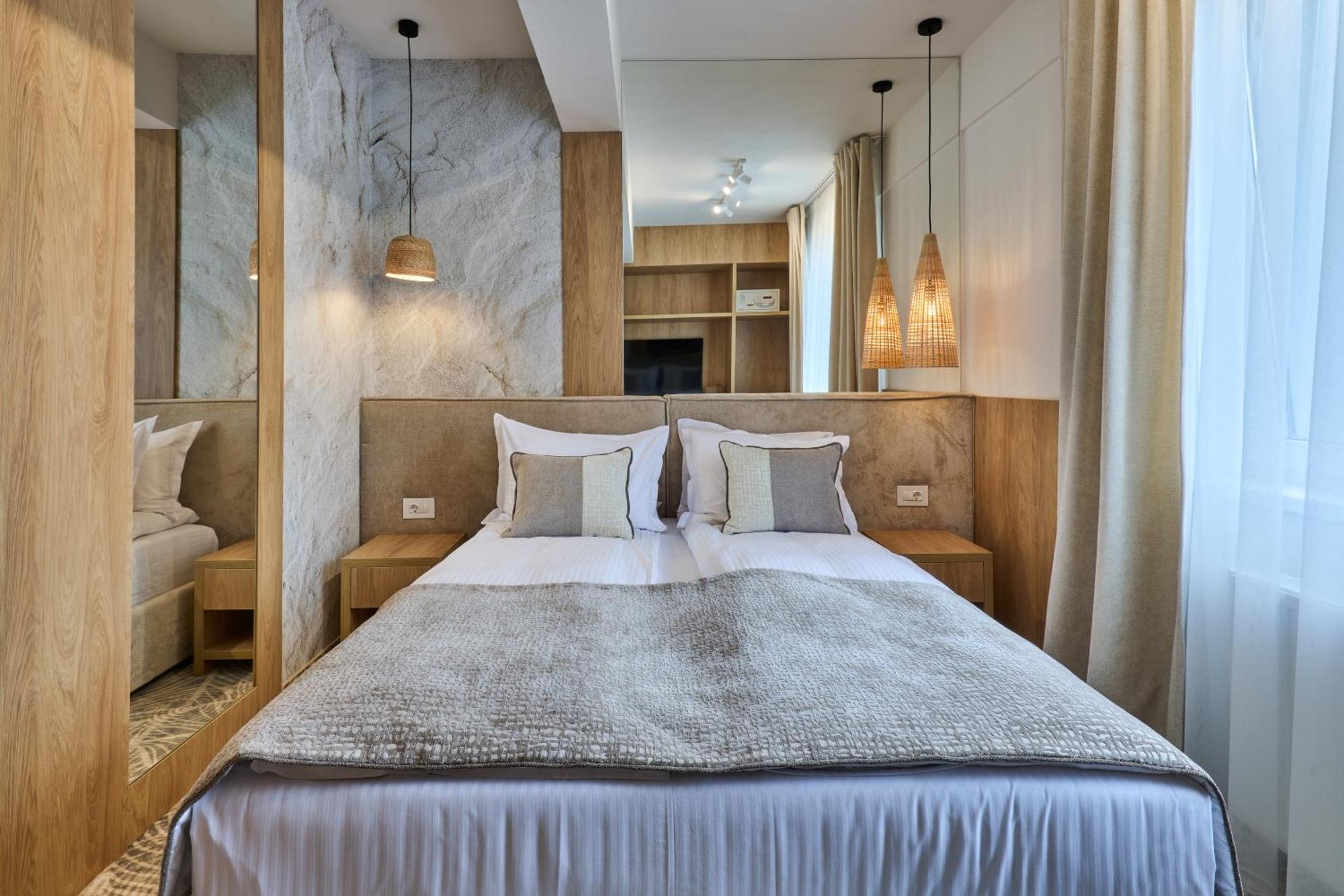 Hotel Serenity Тімішоара Екстер'єр фото