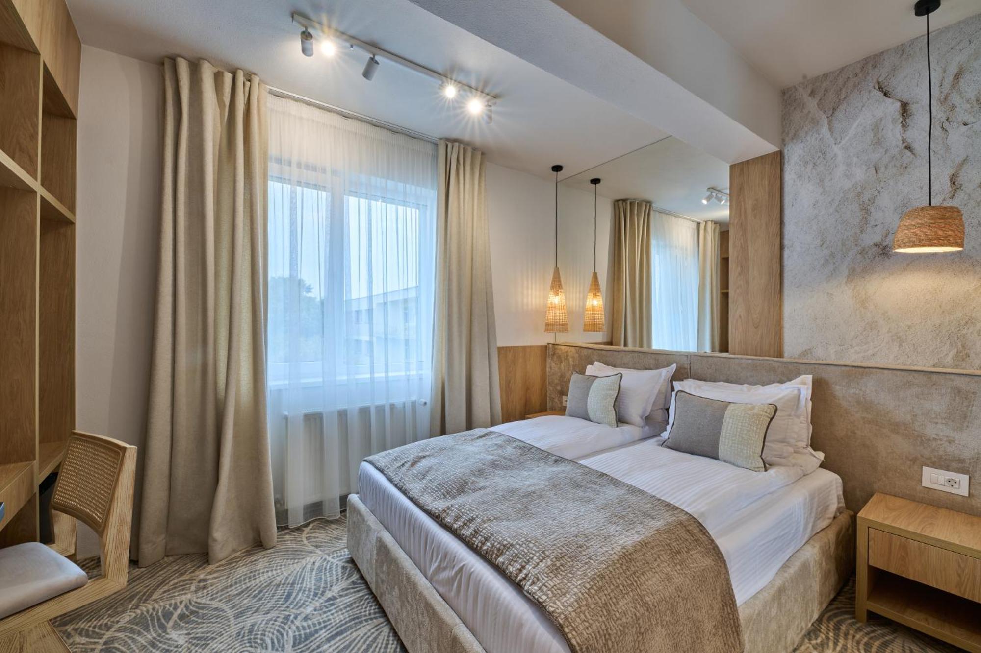 Hotel Serenity Тімішоара Екстер'єр фото