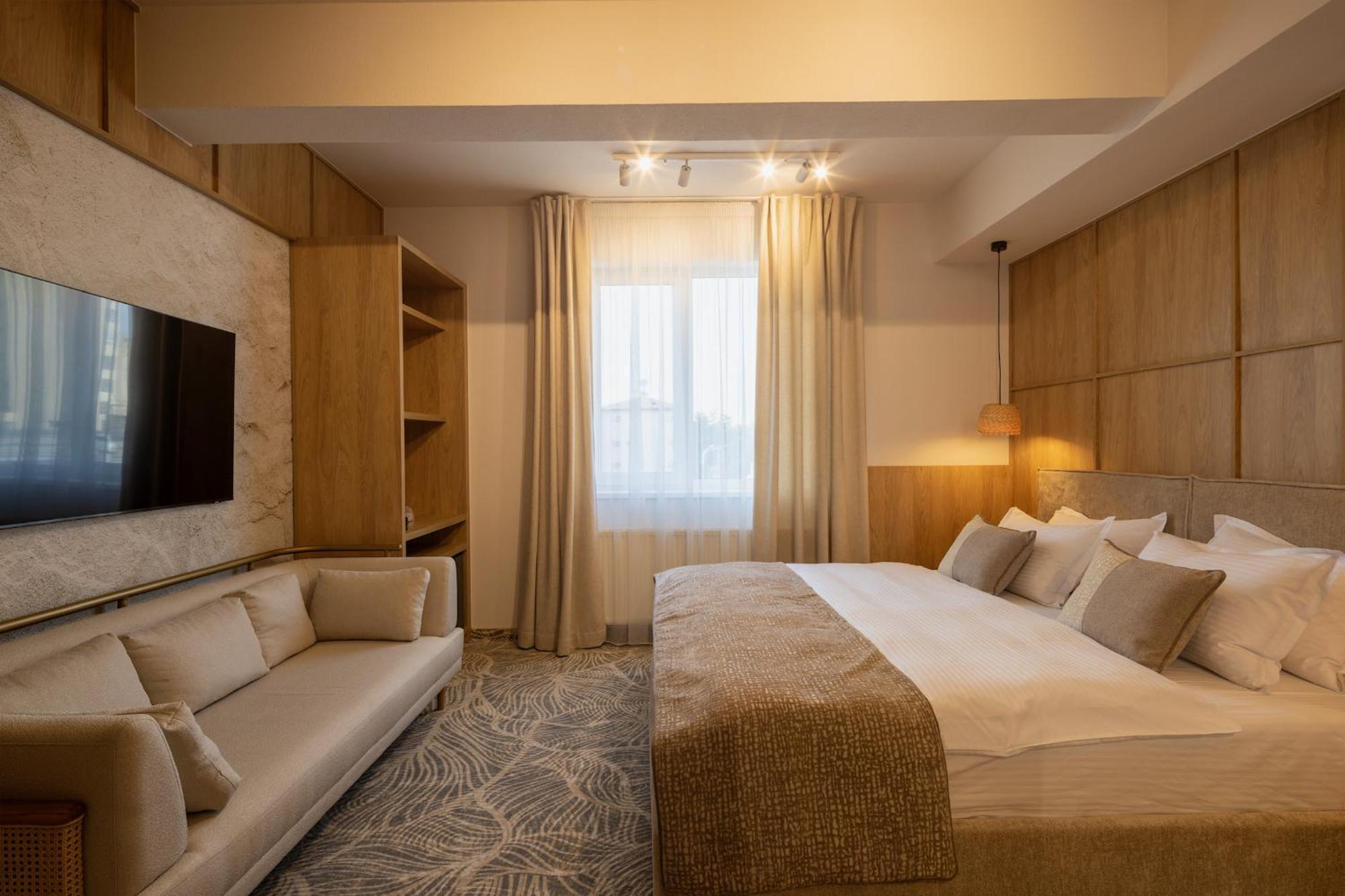 Hotel Serenity Тімішоара Екстер'єр фото