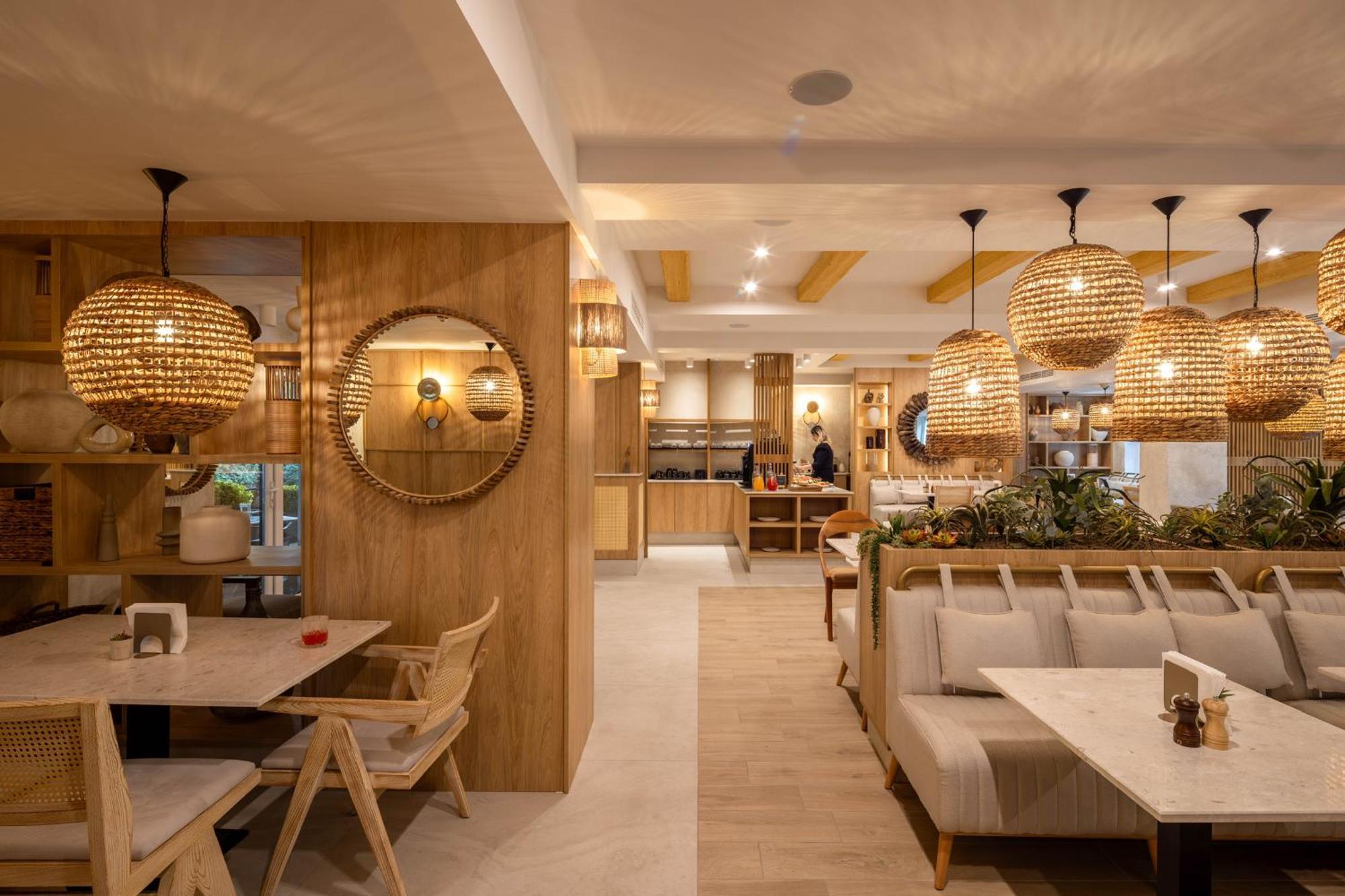 Hotel Serenity Тімішоара Екстер'єр фото