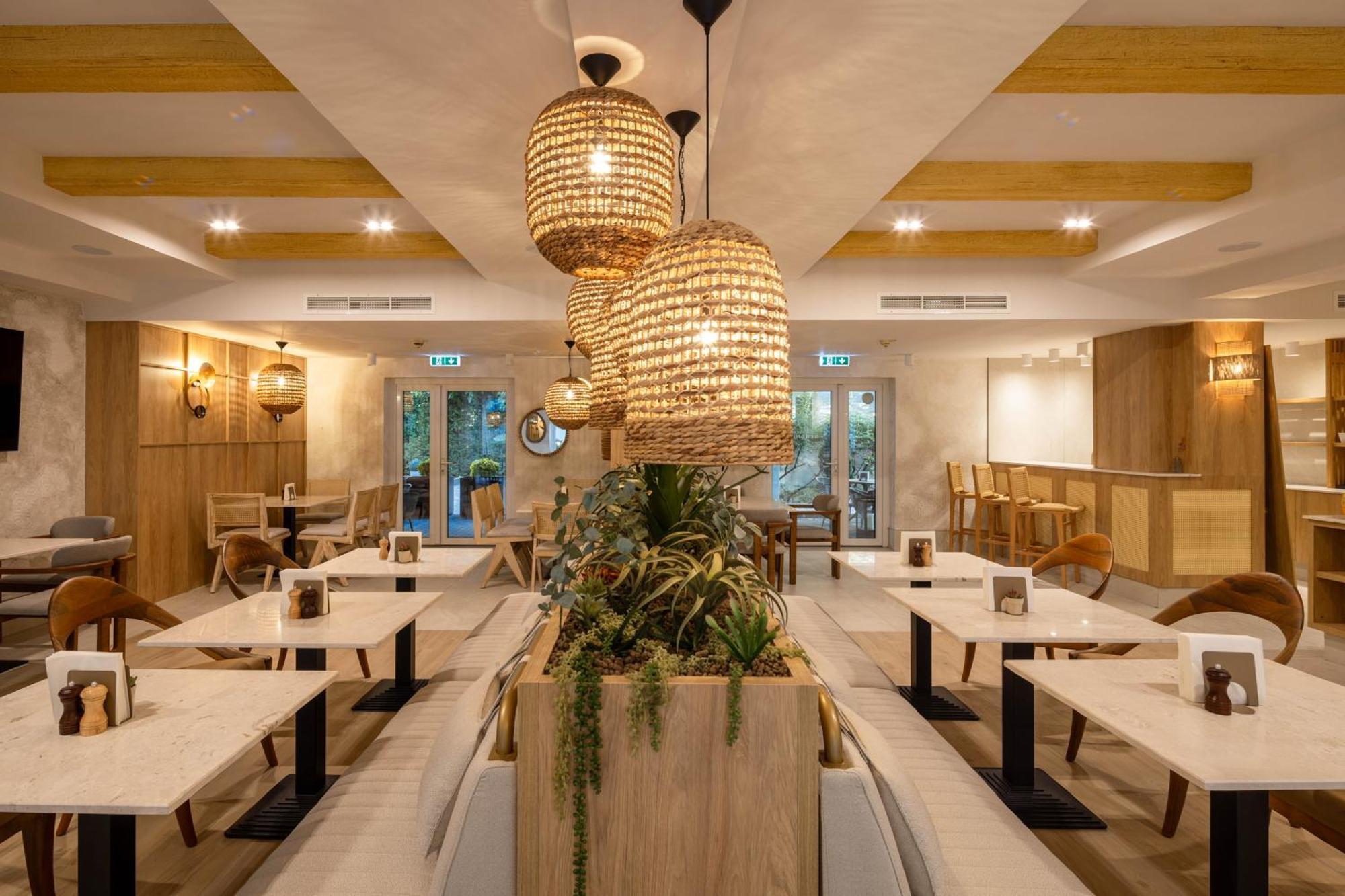 Hotel Serenity Тімішоара Екстер'єр фото