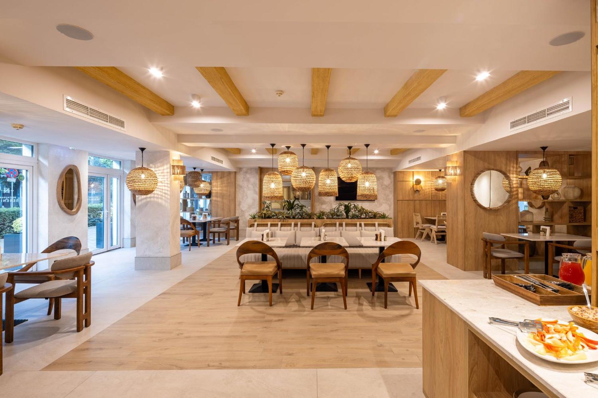 Hotel Serenity Тімішоара Екстер'єр фото